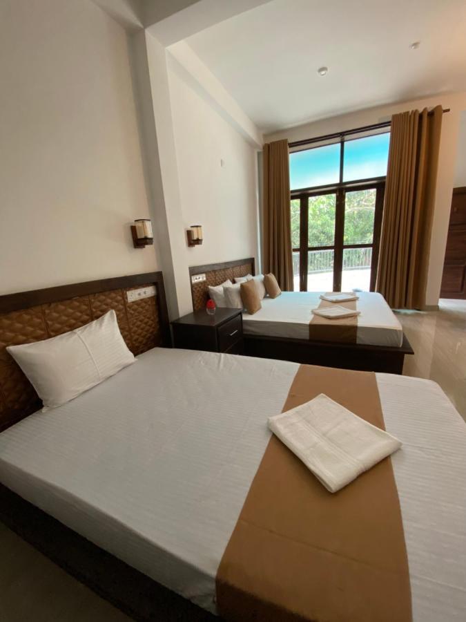 Sharta Yala Hotel Tissamaharama Ngoại thất bức ảnh