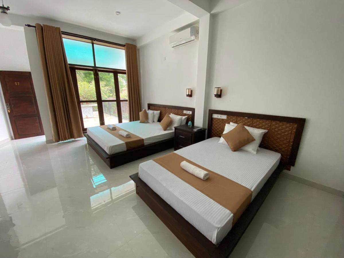 Sharta Yala Hotel Tissamaharama Ngoại thất bức ảnh