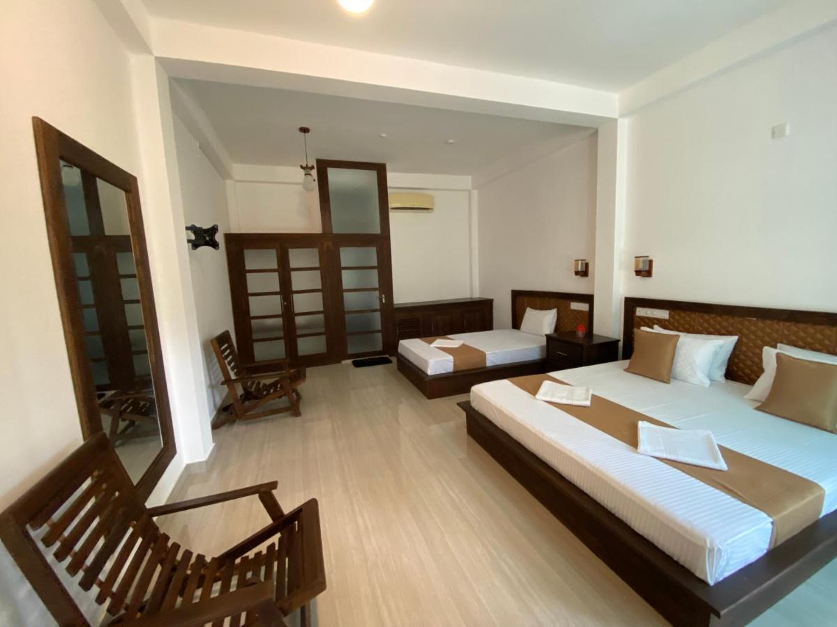 Sharta Yala Hotel Tissamaharama Ngoại thất bức ảnh