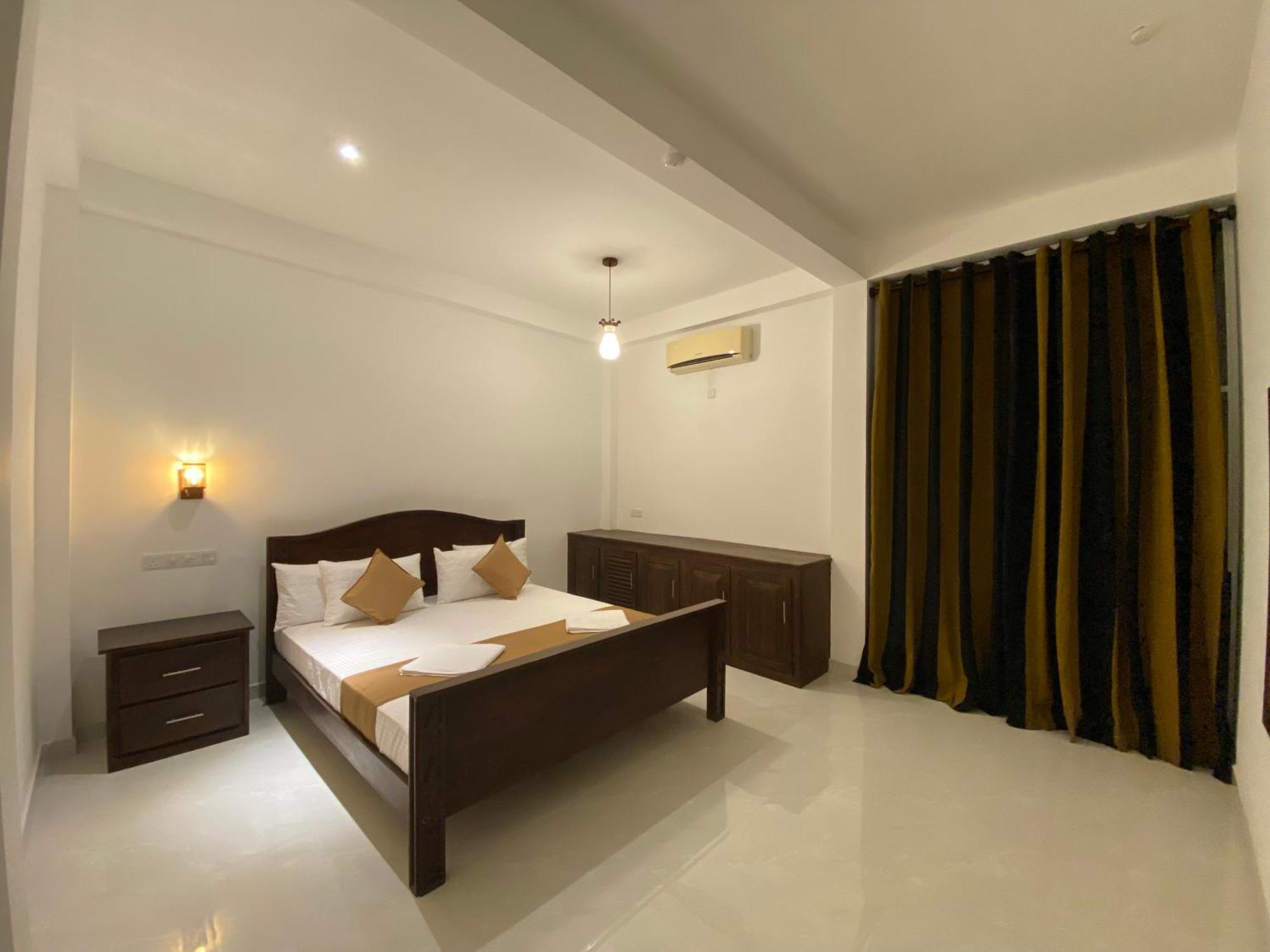 Sharta Yala Hotel Tissamaharama Ngoại thất bức ảnh