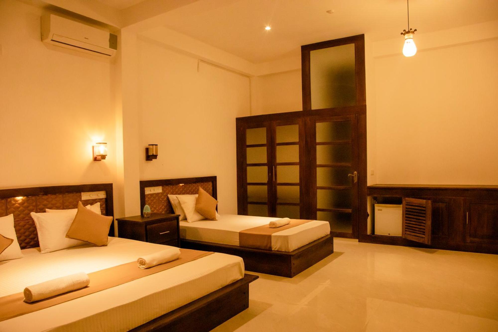 Sharta Yala Hotel Tissamaharama Ngoại thất bức ảnh