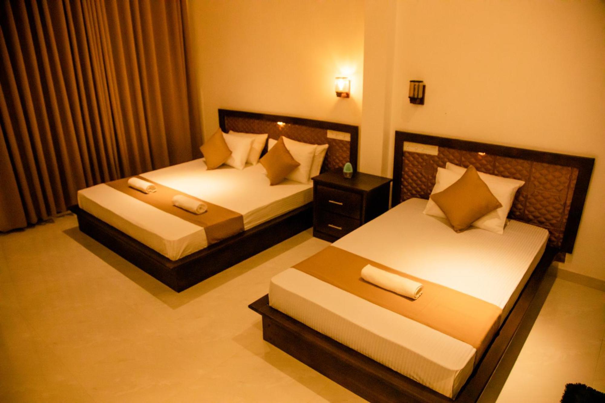 Sharta Yala Hotel Tissamaharama Ngoại thất bức ảnh